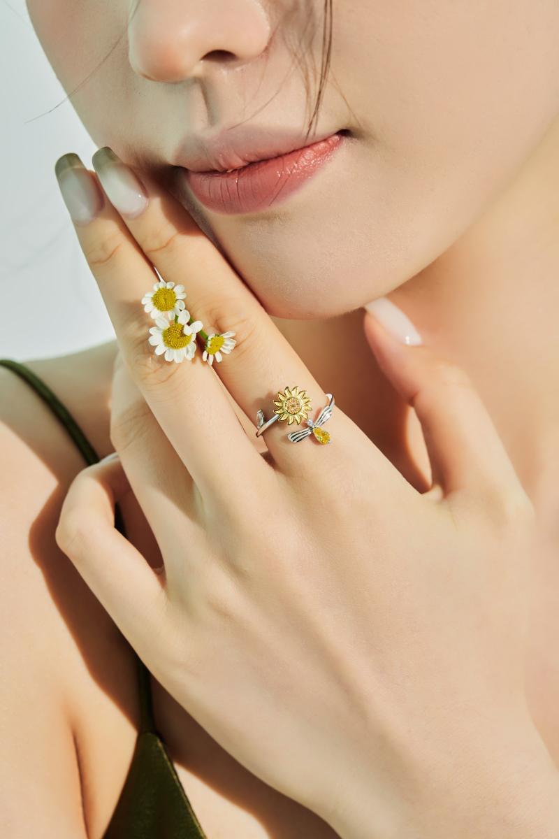 Sunlit Bloom Ring