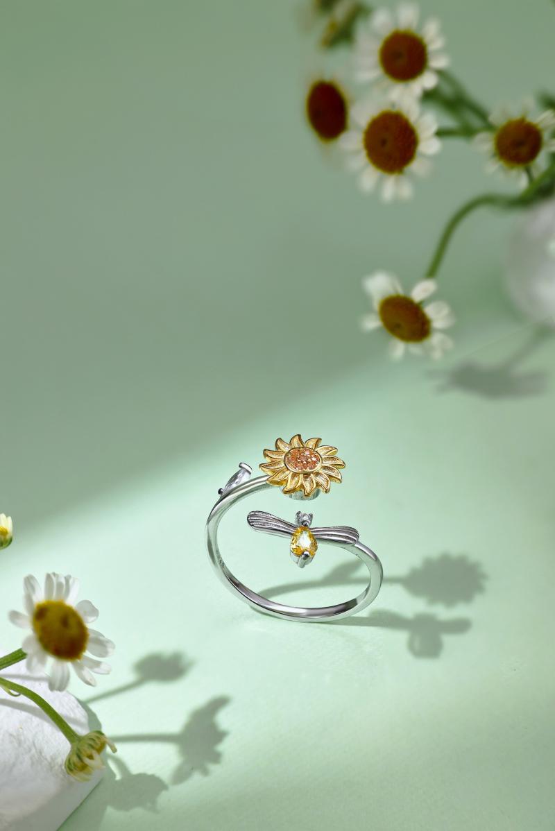 Sunlit Bloom Ring